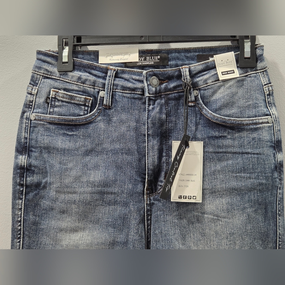 NWT Judy Blue Flare Jeans. Size 7/28 - Picture 3 of 3